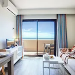 Pierre & Les Balcons De 콜리우르