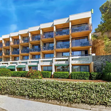 Pierre & Les Balcons De Collioure