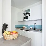 Pierre & Les Balcons De Collioure