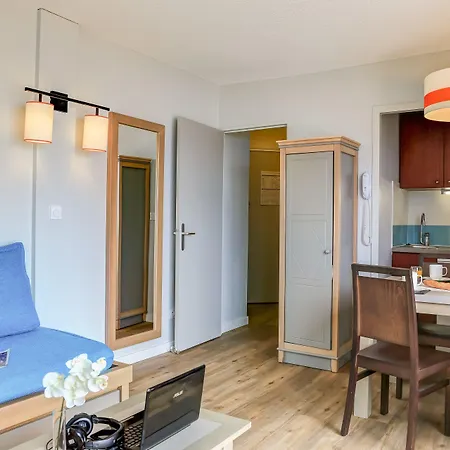 レジデンス ピエール＆バカンス レ バルコン ドゥ アパートホテル